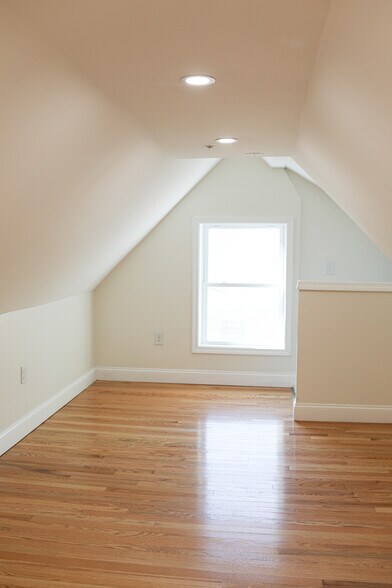 Building Photo - 170 Salem St