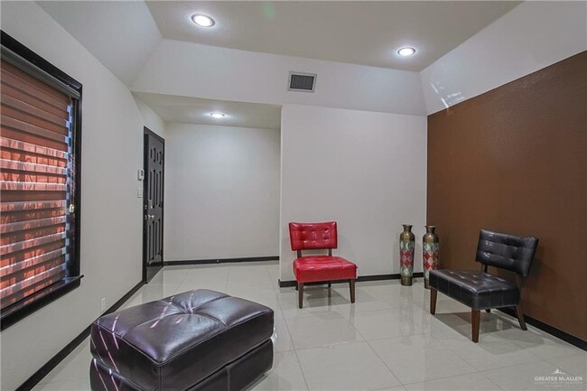 Building Photo - 45 Toronto Ave