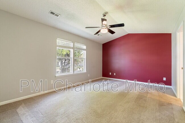 Building Photo - 3807 Crimson Wing Dr