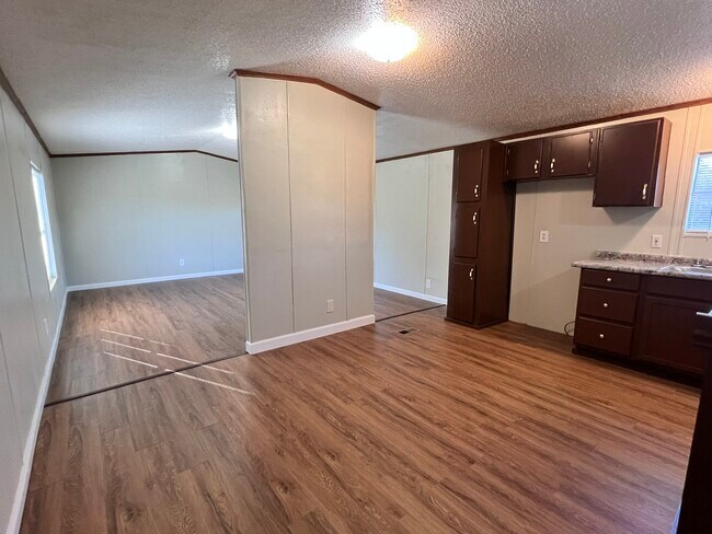 Building Photo - 31927 Seminole Rd