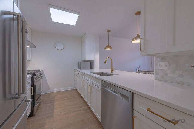 Building Photo - 1151 W Washington Blvd