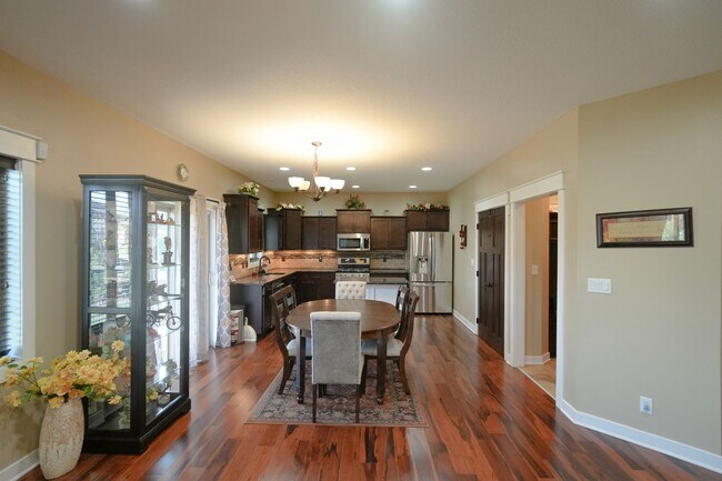 Building Photo - "Luxury Ranch Living: Your Dream Home with Furnished Basement in Urbandale"