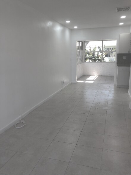 Building Photo - 8409 NW 59th Ct