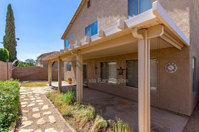 Building Photo - 2737 E La Costa Dr