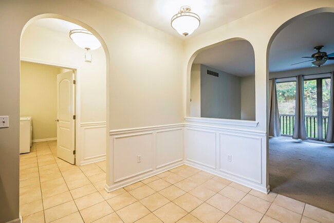 Building Photo - 2962 Hunley Dr