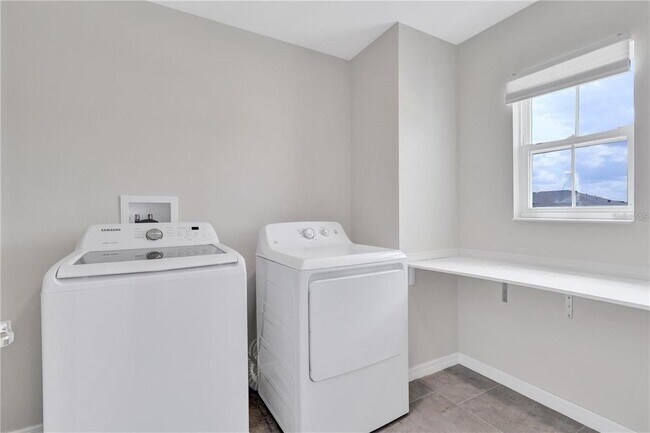 Building Photo - 4225 Beargrass St