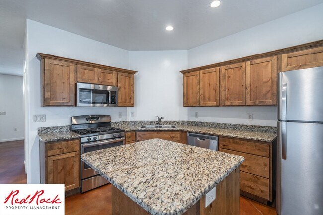 Building Photo - 2075 S Sir Monte Dr