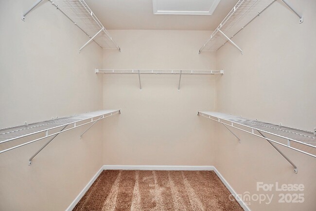 Building Photo - 6826 Colonial Garden Dr
