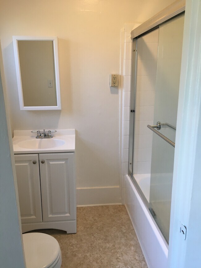 Bathroom - 1708 Upperton Ave