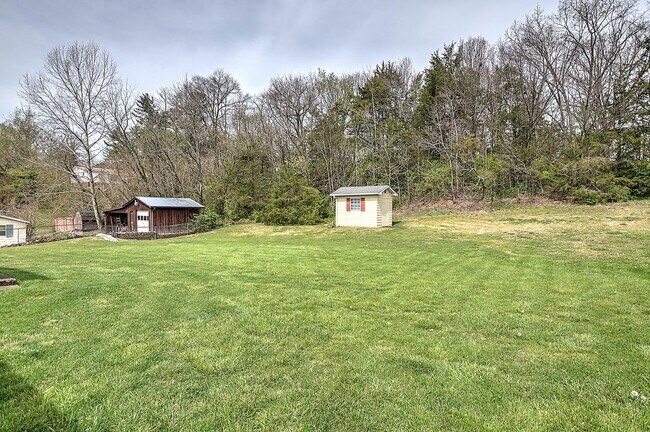 Building Photo - 307 Cypress St