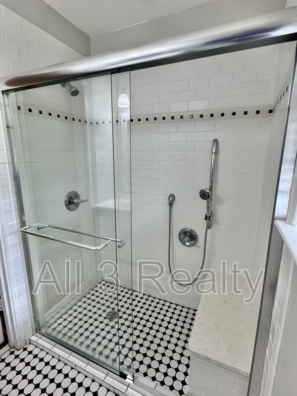Building Photo - 3508 Cottonwood Dr