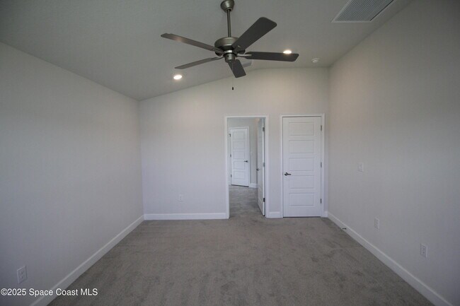 Building Photo - 2541 Pinwherry St