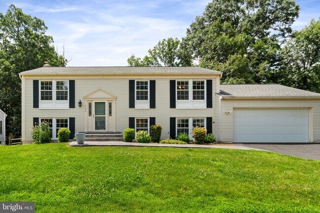 Building Photo - 2504 Tatnuck Ct