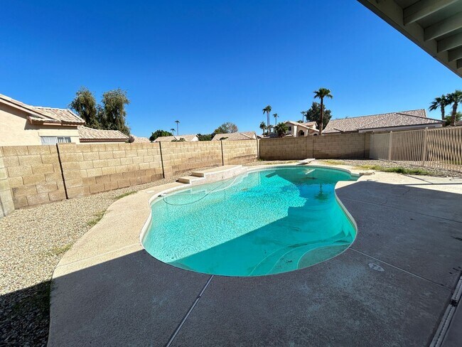Building Photo - MUST SEE HOME IN AVONDALE WITH POOL!