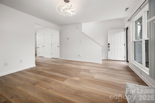 Building Photo - 10943 Carmel Crossing Rd