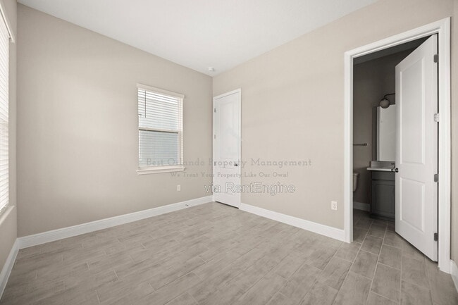 Building Photo - 16848 Hamlin Vis Aly