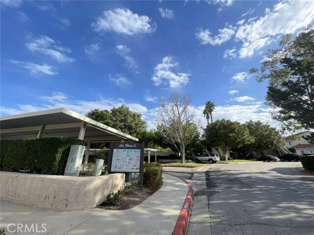 Building Photo - 5 Gaviota