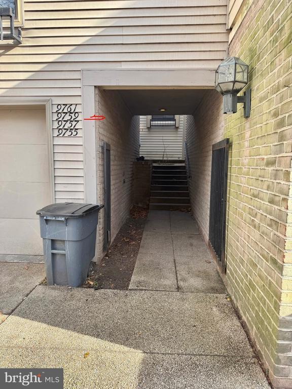 Building Photo - 9759 Lake Shore Dr