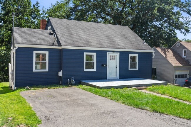 Building Photo - Entirely Renovated 3 bed, 1 bath in Overbrook- Brand New Kitchen and Bathroom!!