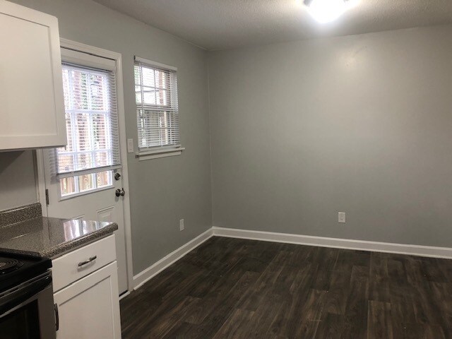 Building Photo - 516 Sherwood Ct