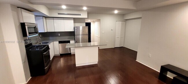 Building Photo - 7333 Dickens Ave