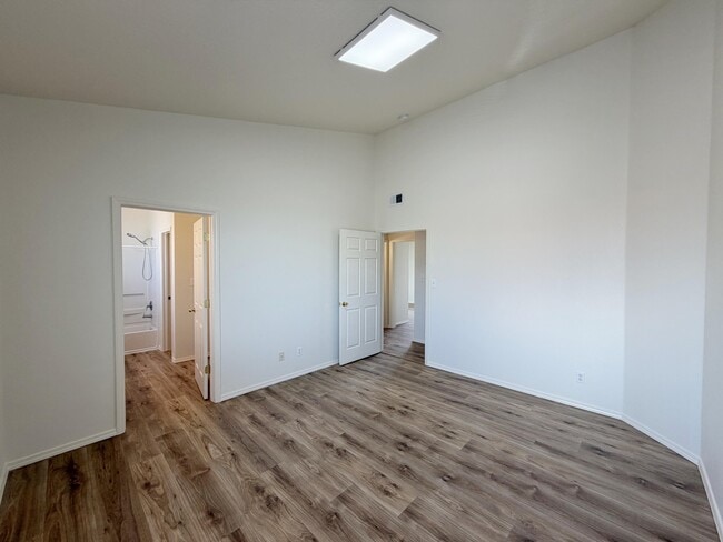 Building Photo - 1105 Meadowlark Way SE