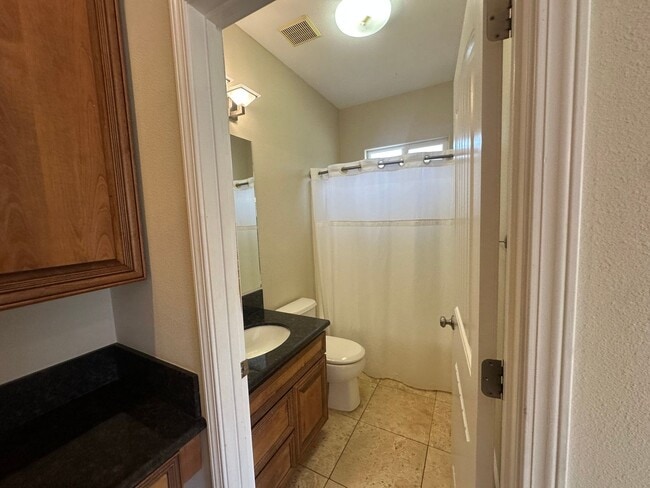 Building Photo - Move in special: $500 off first months rent! Home located in a gated Lakefront community with 3 s...