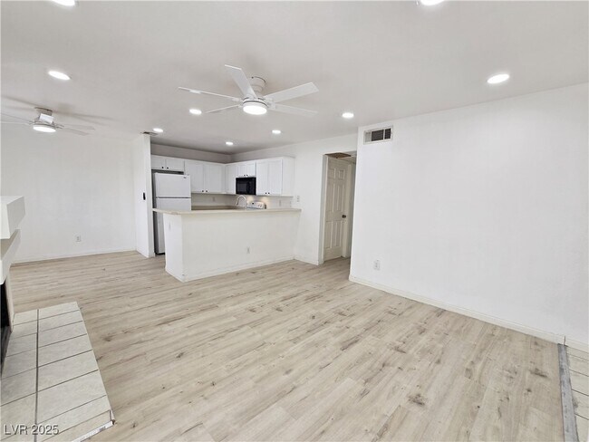 Building Photo - 2972 Juniper Hills Blvd