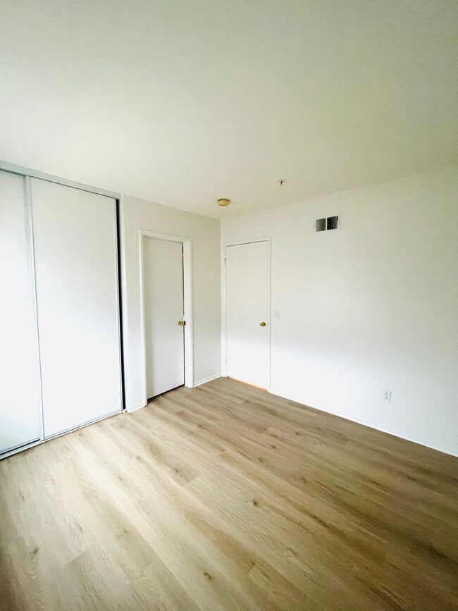 Building Photo - Heart of Ventura Living: Elegant Two-Story...