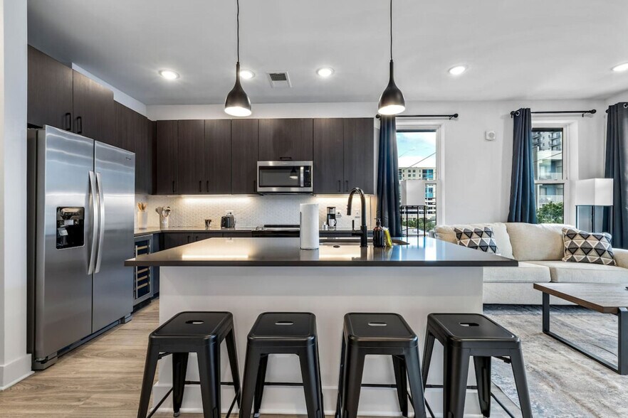 Building Photo - 617 N 12th St