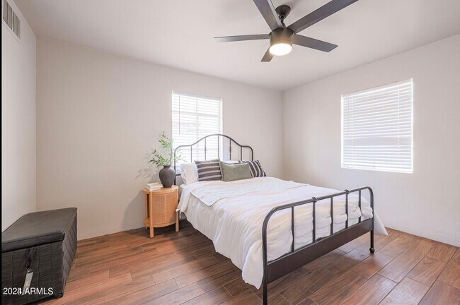 Building Photo - 3611 N 21st Dr