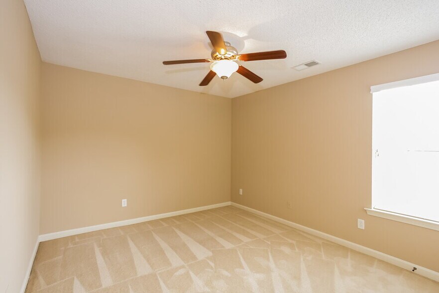 Building Photo - 1482 Lawson Dr