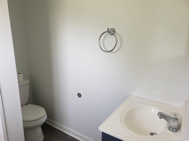 Building Photo - 3818 Hamid Blvd