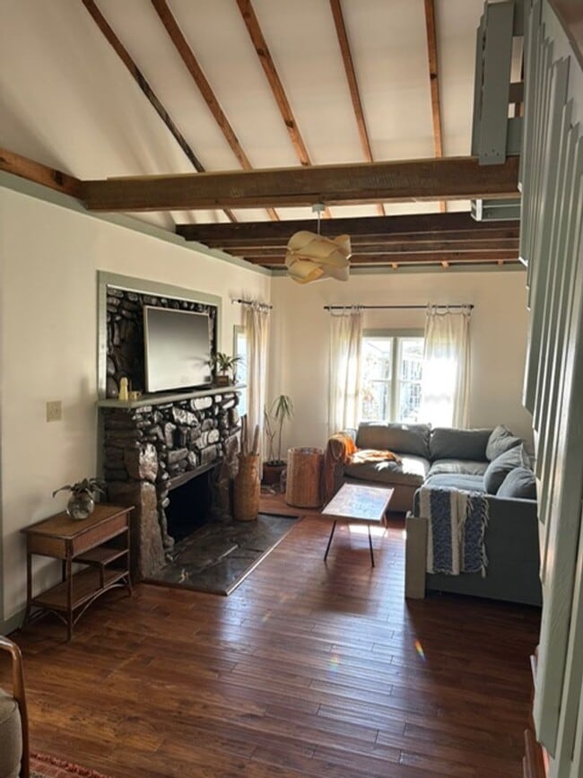 Building Photo - Rare Oasis: 2BR Home with Large Loft Area on 1.5 Acres Bordering National Forest and Fronting Dry...