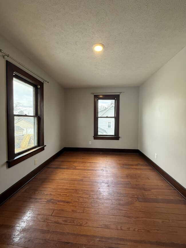 Building Photo - 3221 Wayne Ave