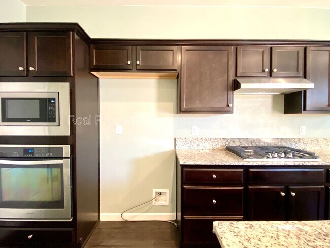 Building Photo - 2534 Mustang Dr