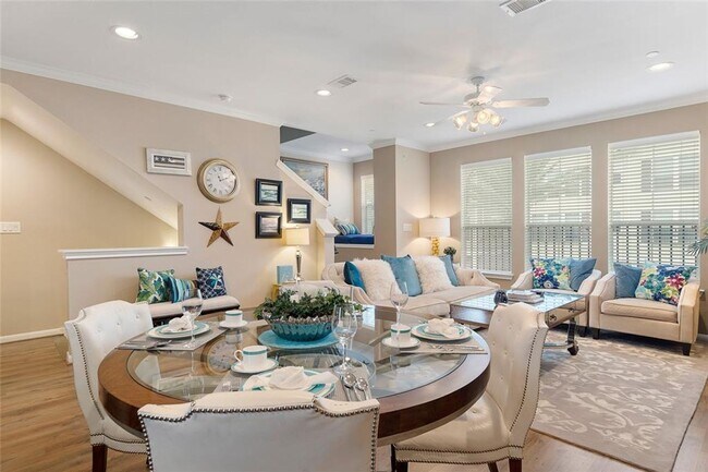 Building Photo - This Condo is The Perfect Blend of Comfort...