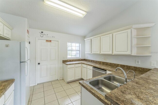 Building Photo - 205 Golf Aire Blvd