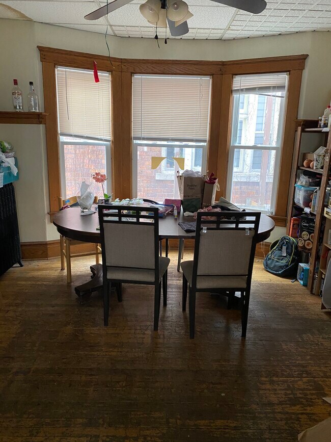 Dining Room - 917 E Ann St