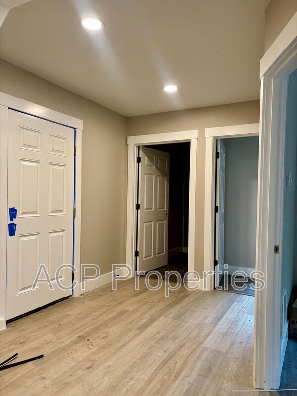 Building Photo - 2094 Front St