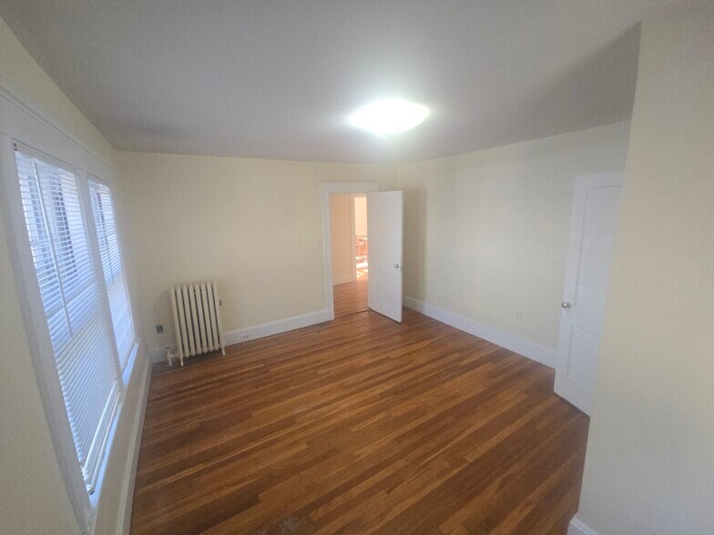 Building Photo - 281 Lowell Ave