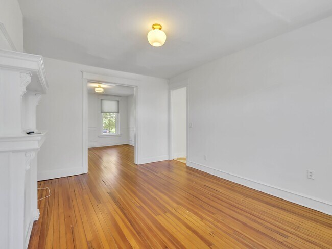 Building Photo - 2611 11th St NW