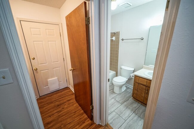 Building Photo - 2/2 Single Family Home in Park Terrace