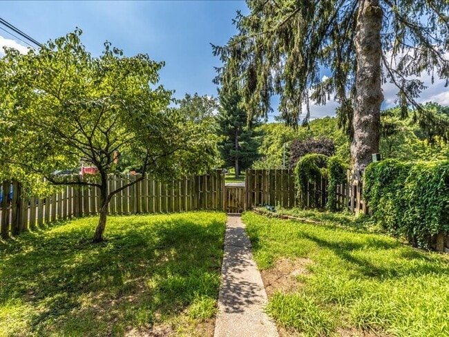 Building Photo - Open House 24th 10:30 to 11:30 AM
