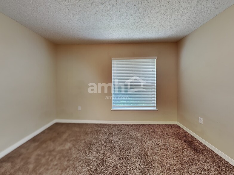 Building Photo - 13727 Gentle Woods Ave