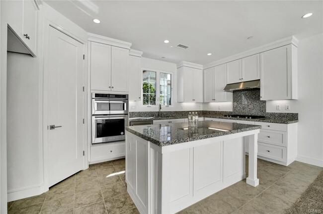 Building Photo - 109 Dolci