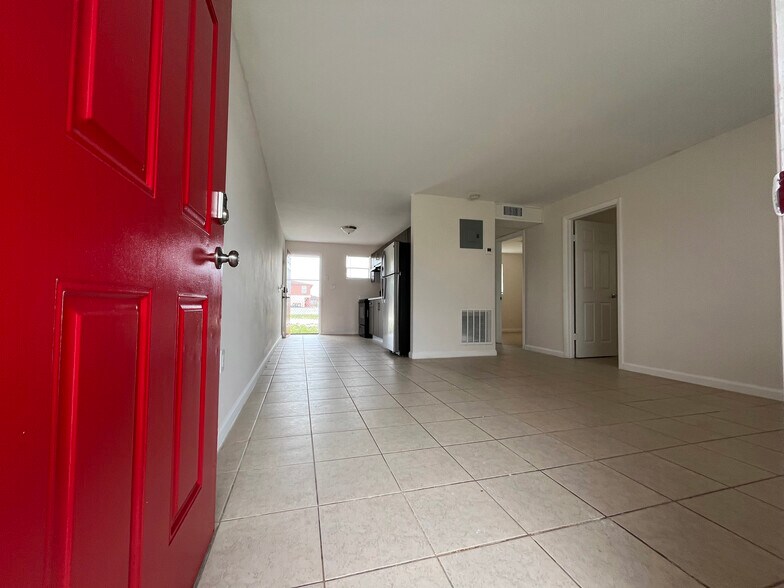 Building Photo - 1610 N 25th St