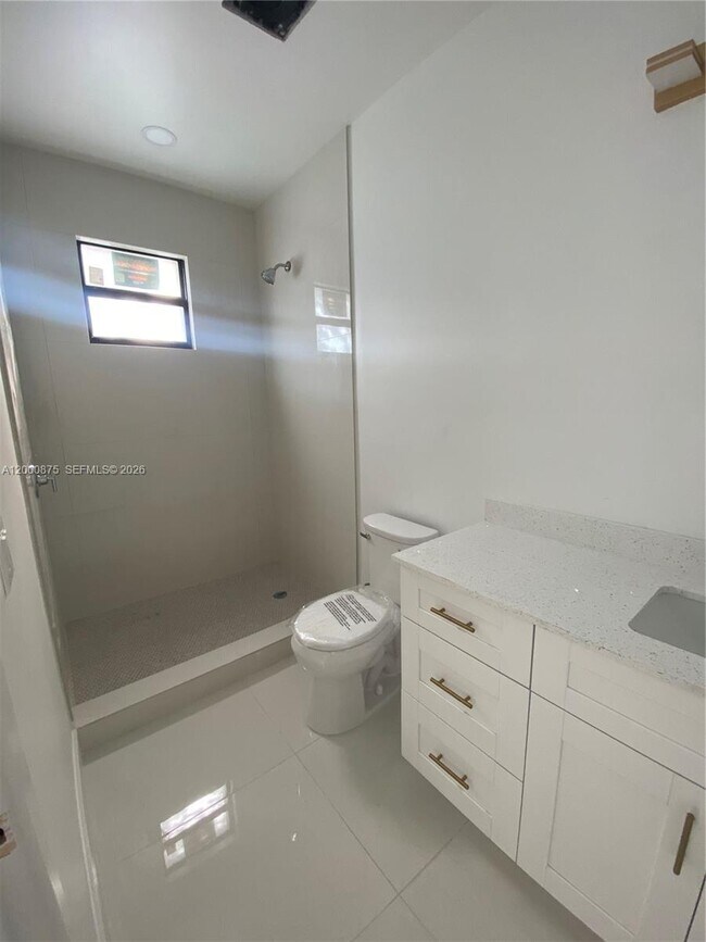 Building Photo - 1851 Wilmington St