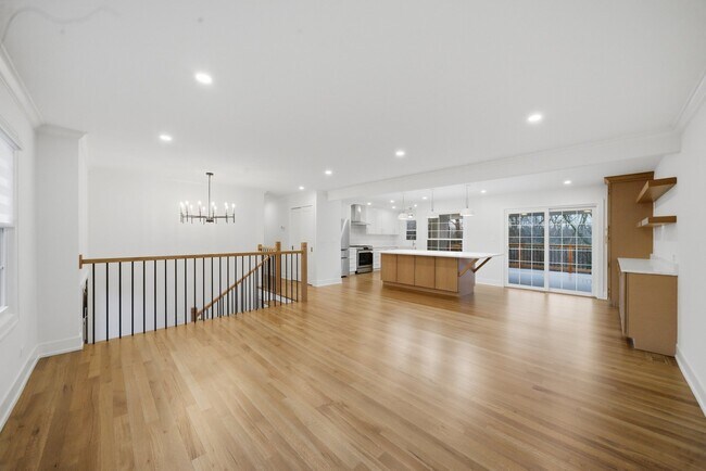 Building Photo - 2S245 Mayfield Ln