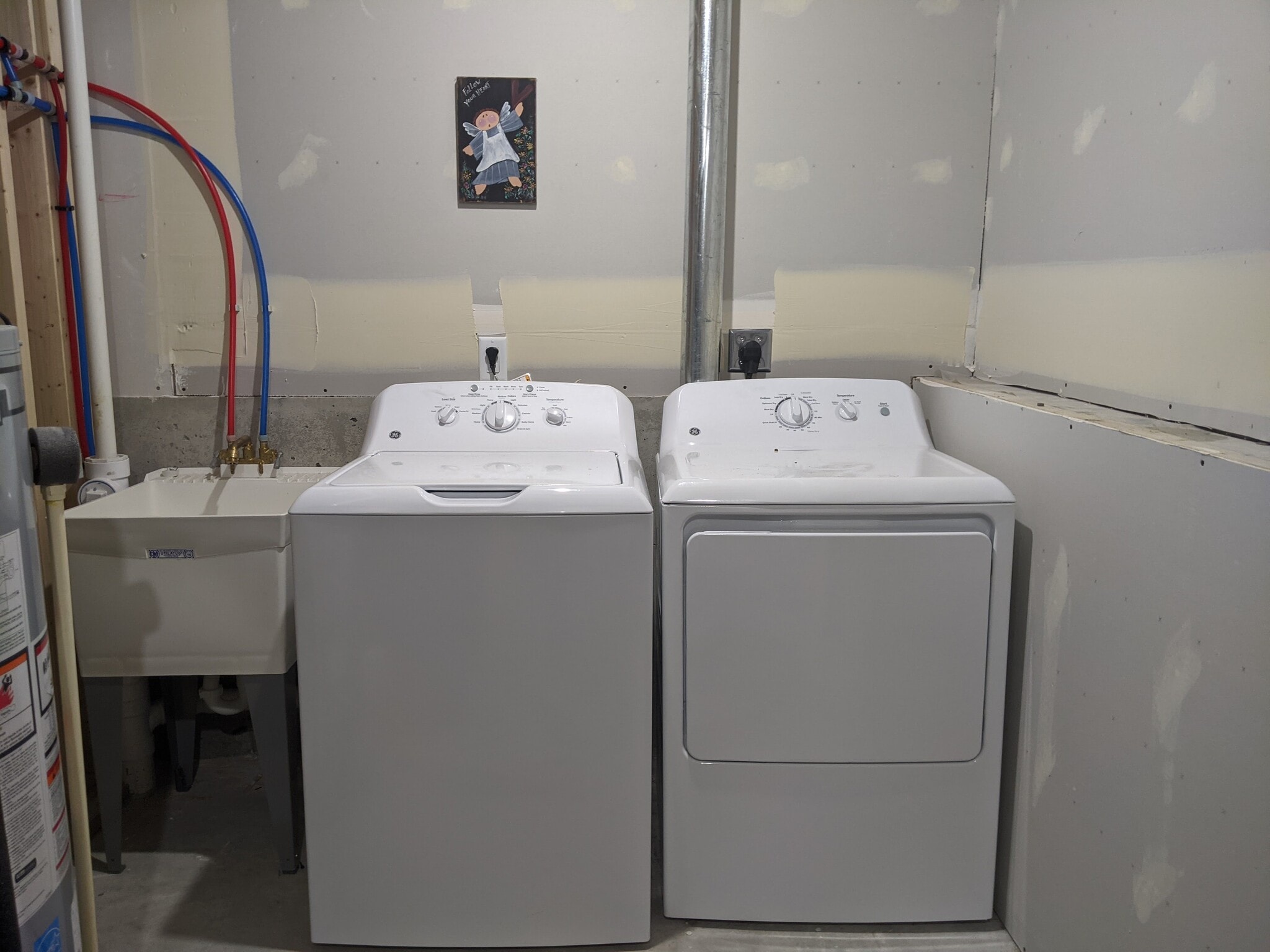 in-unit laundry - 819 Thompson Dr